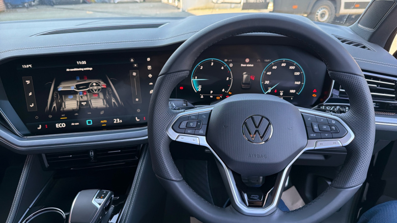 Volkswagen Touareg 3.0 V6 TDI 4Motion 286 Black Edition 5dr Tip Auto Diesel Estate